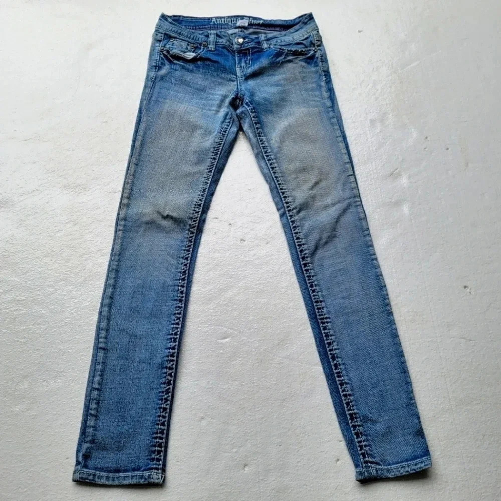 Women's Antique Rivet Bling Rhinestone Studded Jeans Medium Wash Sinny Size 26